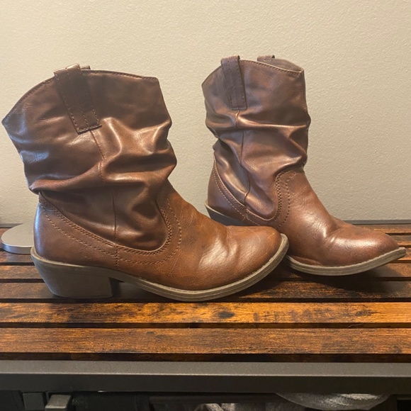 American Eagle Boots size 7 - Picture 3 of 5